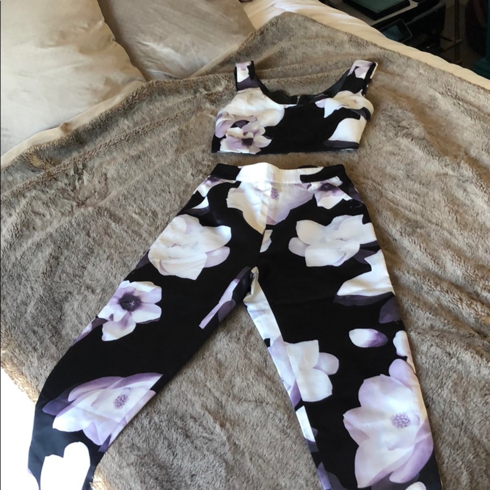 Beautiful 2 piece floral high waisted pant set
